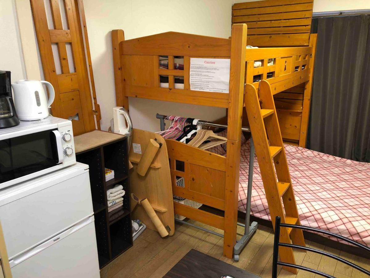 Guest House Zwell Hakata Ohori Park Fukuoka  Eksteriør billede
