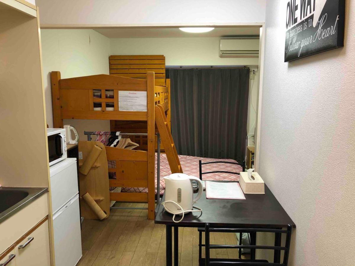 Guest House Zwell Hakata Ohori Park Fukuoka  Eksteriør billede