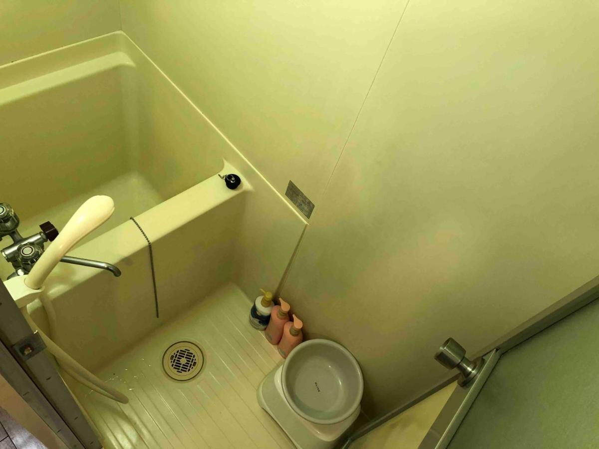 Guest House Zwell Hakata Ohori Park Fukuoka  Eksteriør billede